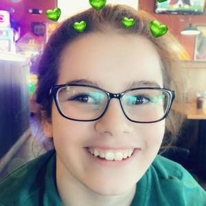 Meet your Posher, Alexis